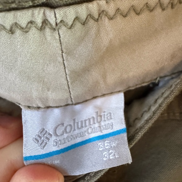 Columbia Men's Khaki Cargo Pants - Picture 2 of 3